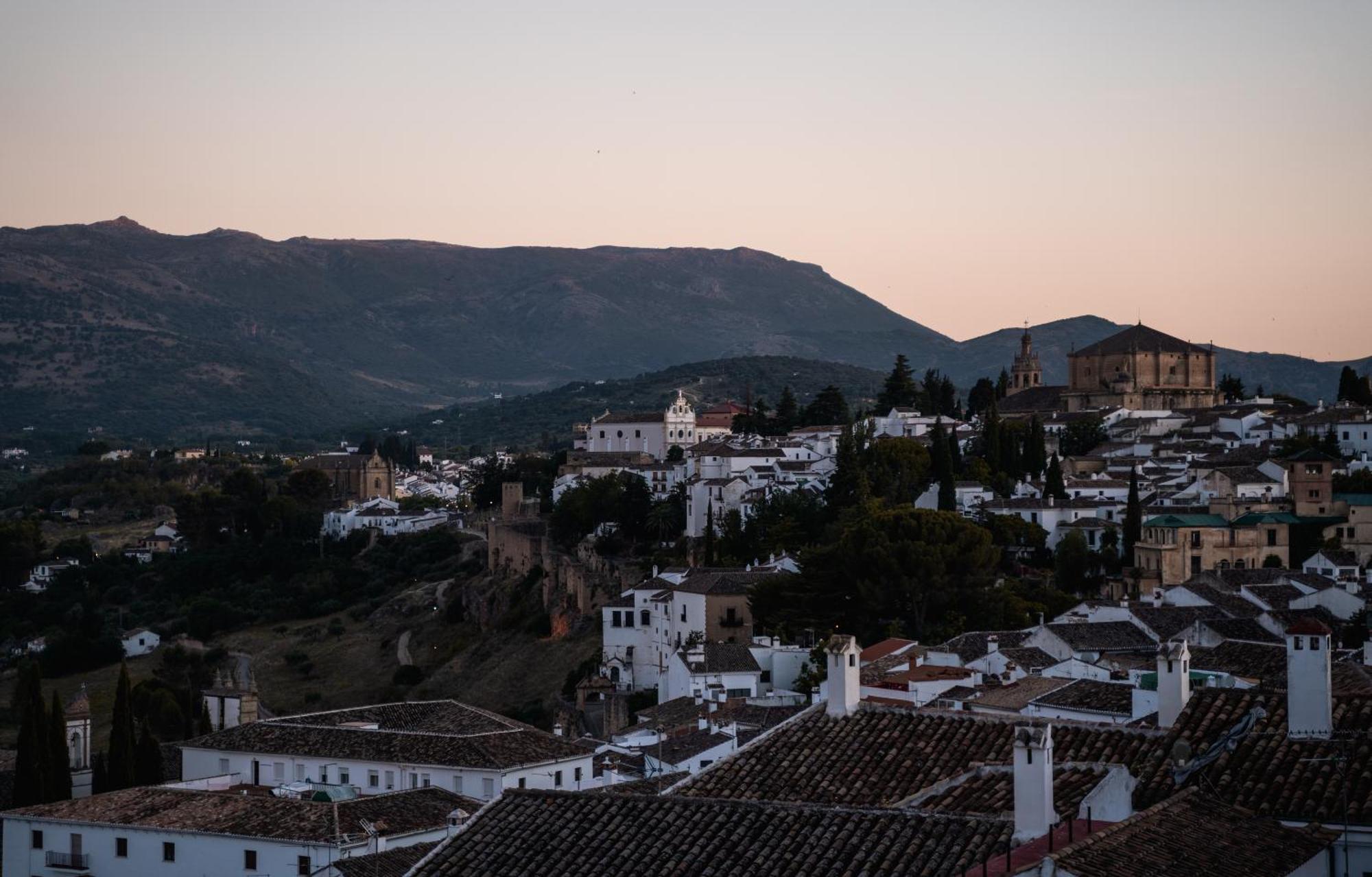 Apartamentos Socorro Plaza Ronda Eksteriør bilde